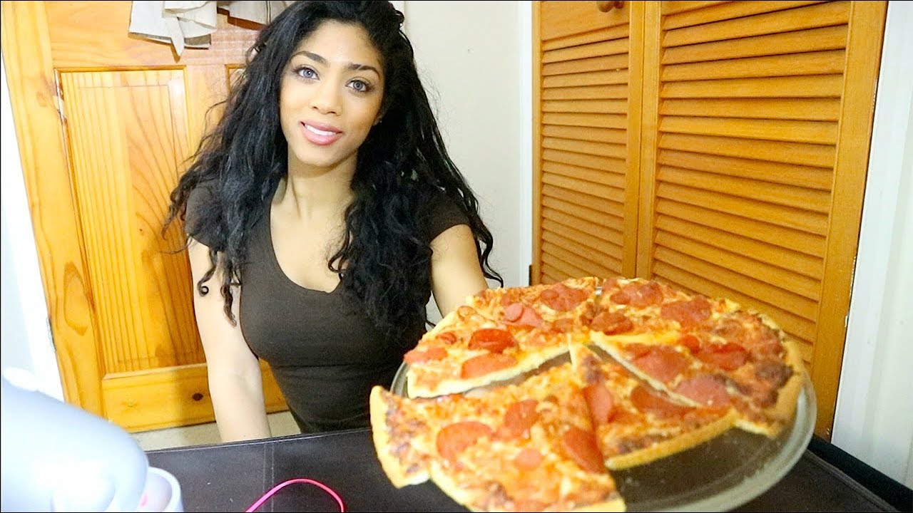 ASMR: Eat PIZZA with me. Eating sounds & whispering MUKBANG