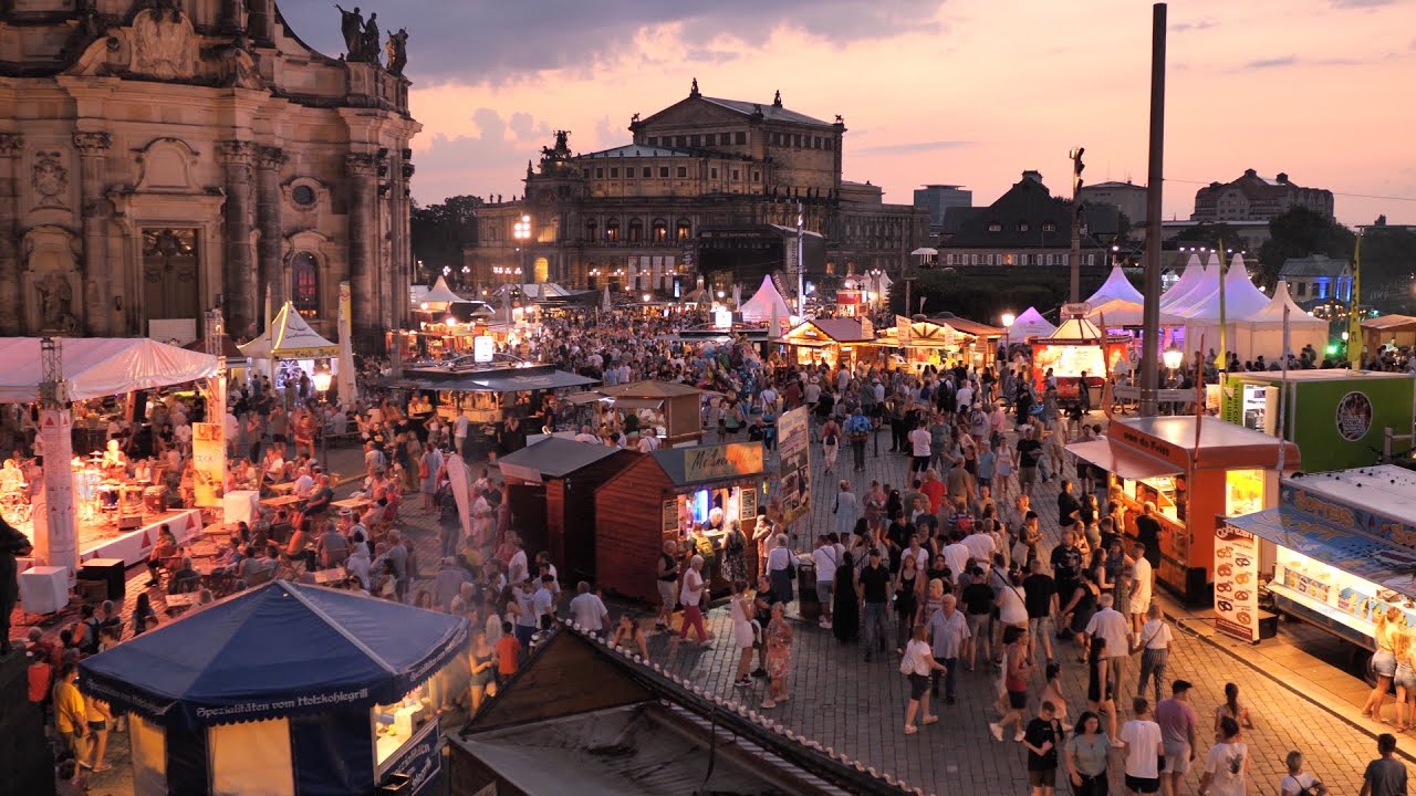Stadtfest Dresden Abschluß 20.08. 2023 mit im Regen endenter Drohnenshow