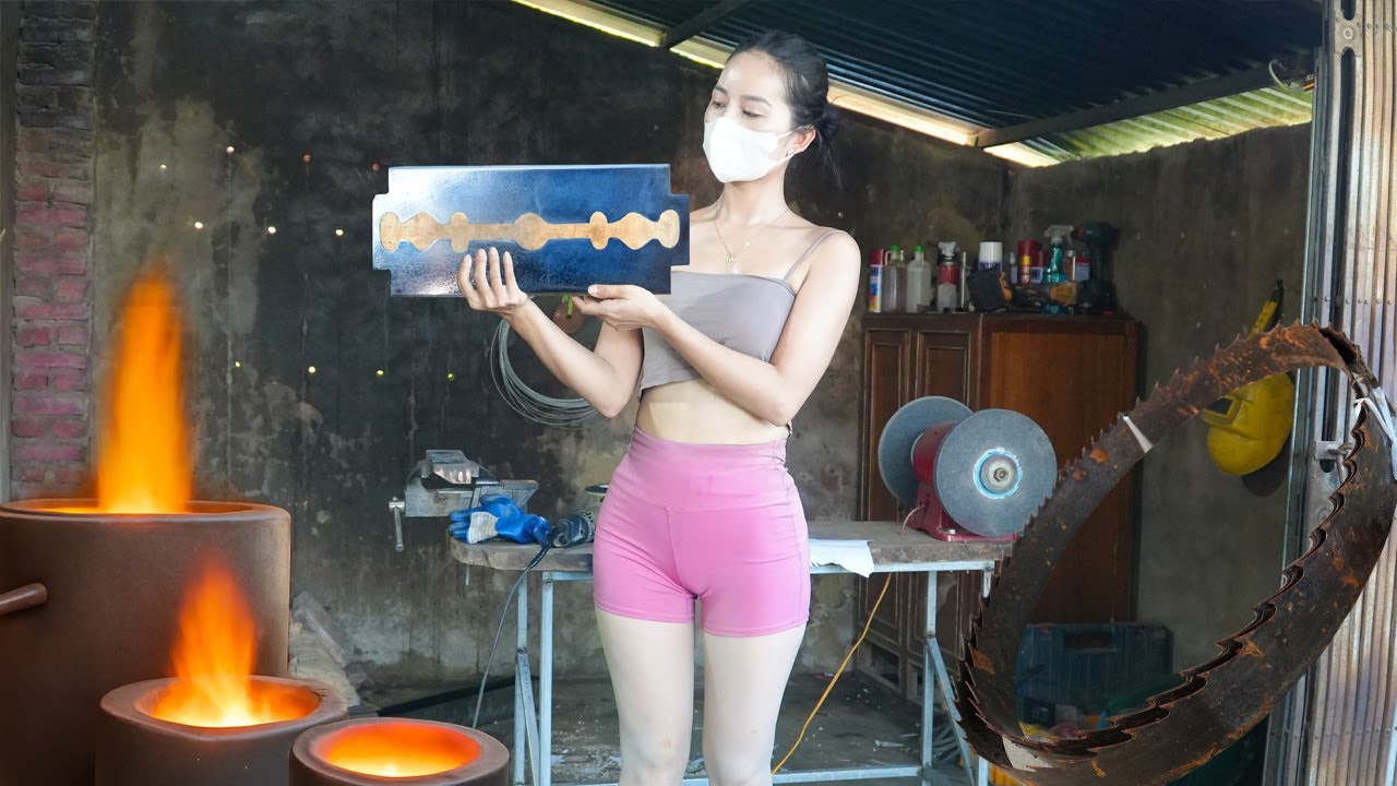 This Man Brought a Broken Door Blade&hellip; She Forged a Giant Razor Knife from It! 🔥 Unbelievable