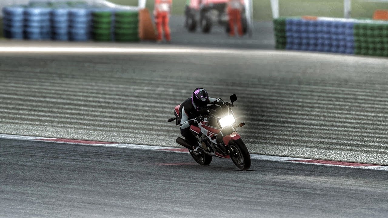 Yamaha FZ 750 (1986) – Magny-Cours (Ride 4)