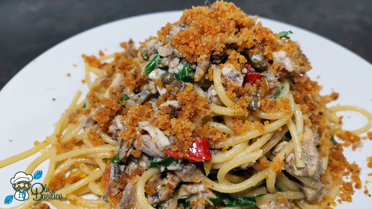 Spaghetti alle alici e pane croccante