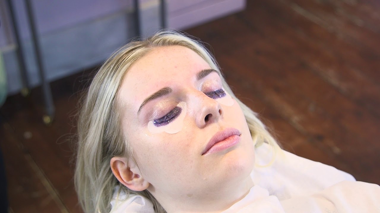 BLINK BROW BAR | TREATMENT: Lash Tint Transformation
