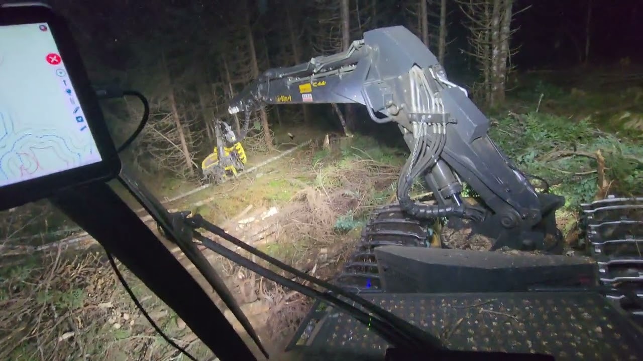 Marraskuista hakkuuta Kanadassa Ponsse Beaver H6