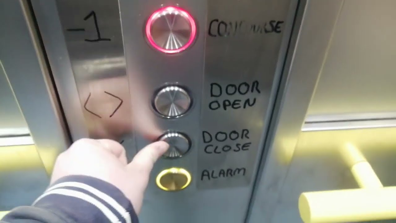 Double Clunk! Refurbishment Finally complete! Kone Monospace (ecodisc) Lift @ Gateshead Interchange
