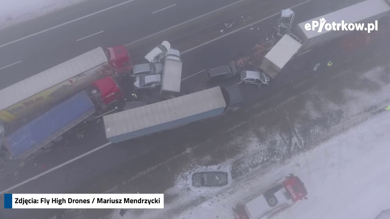 Karambol na A1 okiem drona. Ponad 70 aut rozbitych