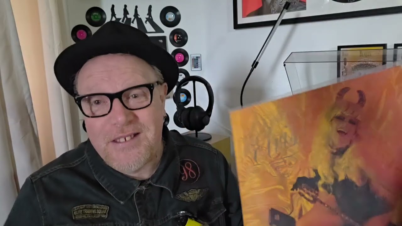 What am I Listening to EP 38. Cramps. GLC.  Magazine. NY Dolls. Ian Dury. Juluka.
