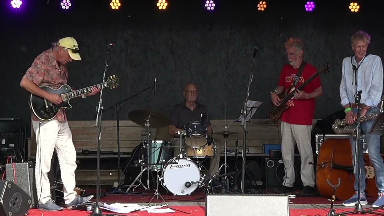 TUESDAY QUARTET speelt 
