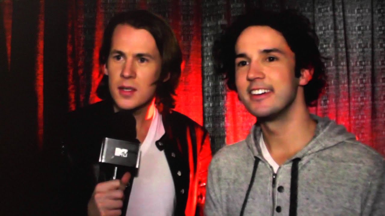Ylvis - What Do The Christmas Characters Say?