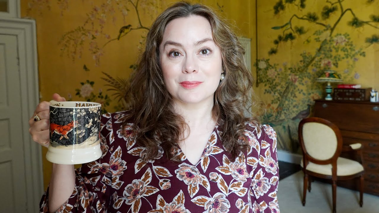 Cozy Reading Vlog / New Books, Antique Shopping & Seasonal Art