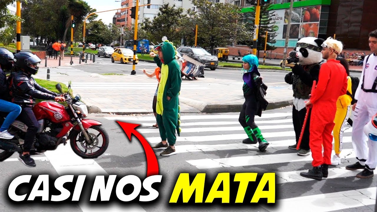 CANTAMOS EL RAP DE FREE FIRE EN LA CALLE *bromas en la calle*