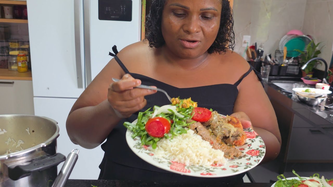 BORA ALMOÇAR COMIDA DA ROÇA 