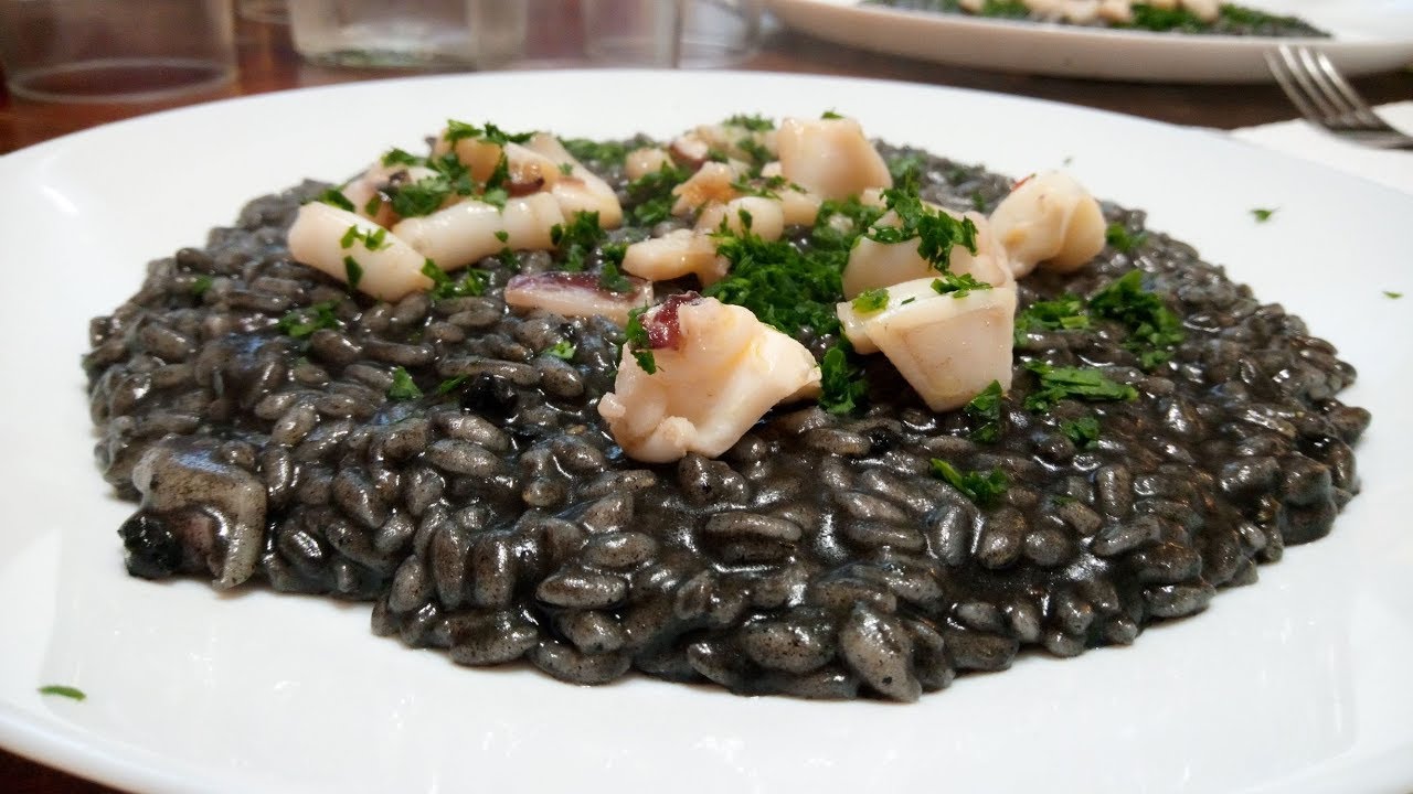Video Ricetta - Risotto al nero di seppia - Ai fornelli con Ferruzzi