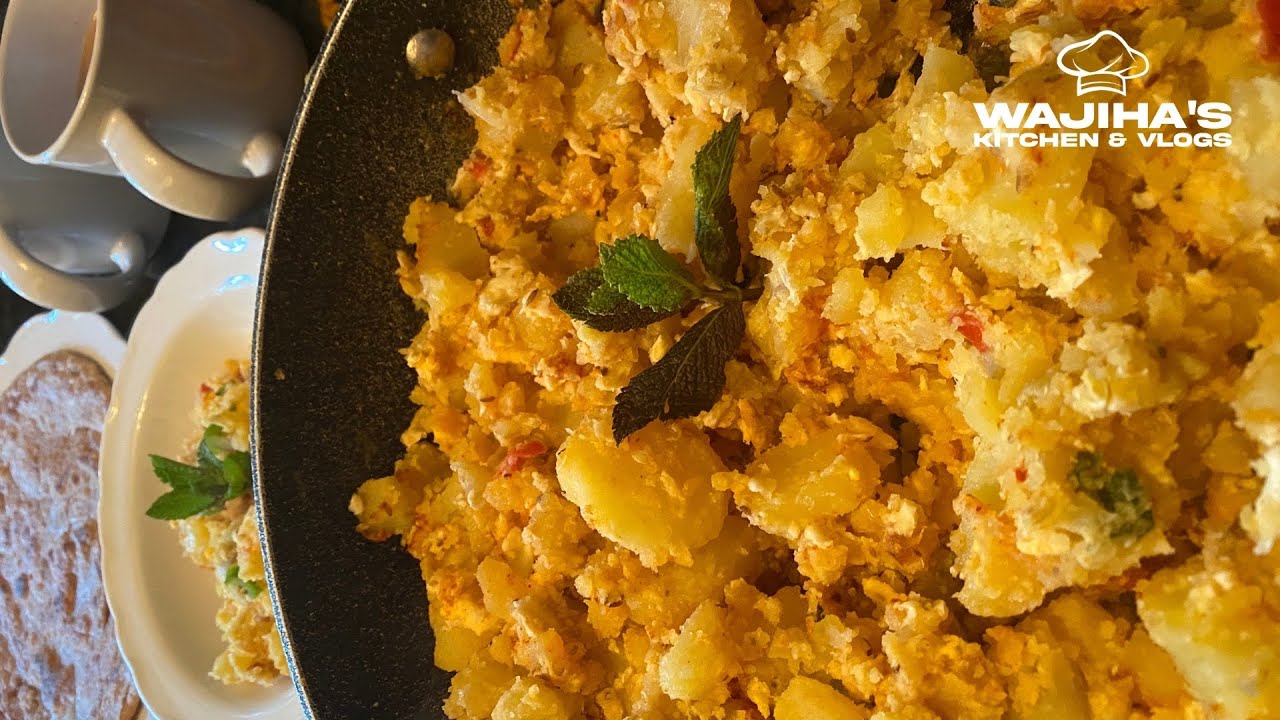ALOO ANDAY BHUJIA RECIPE | EGG POTATO RECIPE | Wajiha’s kitchen & vlogs