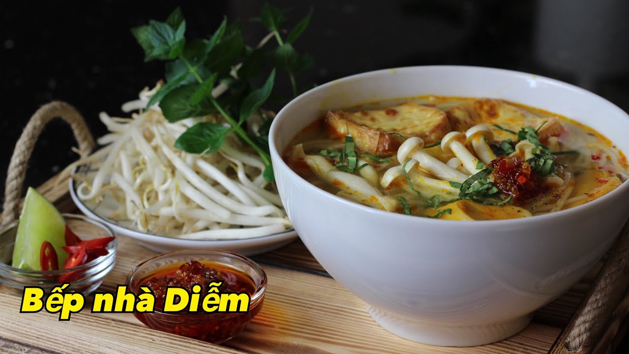 Bún Huế Chay - Vegan Huế Noodle Soup - Cách nấu bún Huế ngọt thanh thơm ngon | Bếp Nhà Diễm |