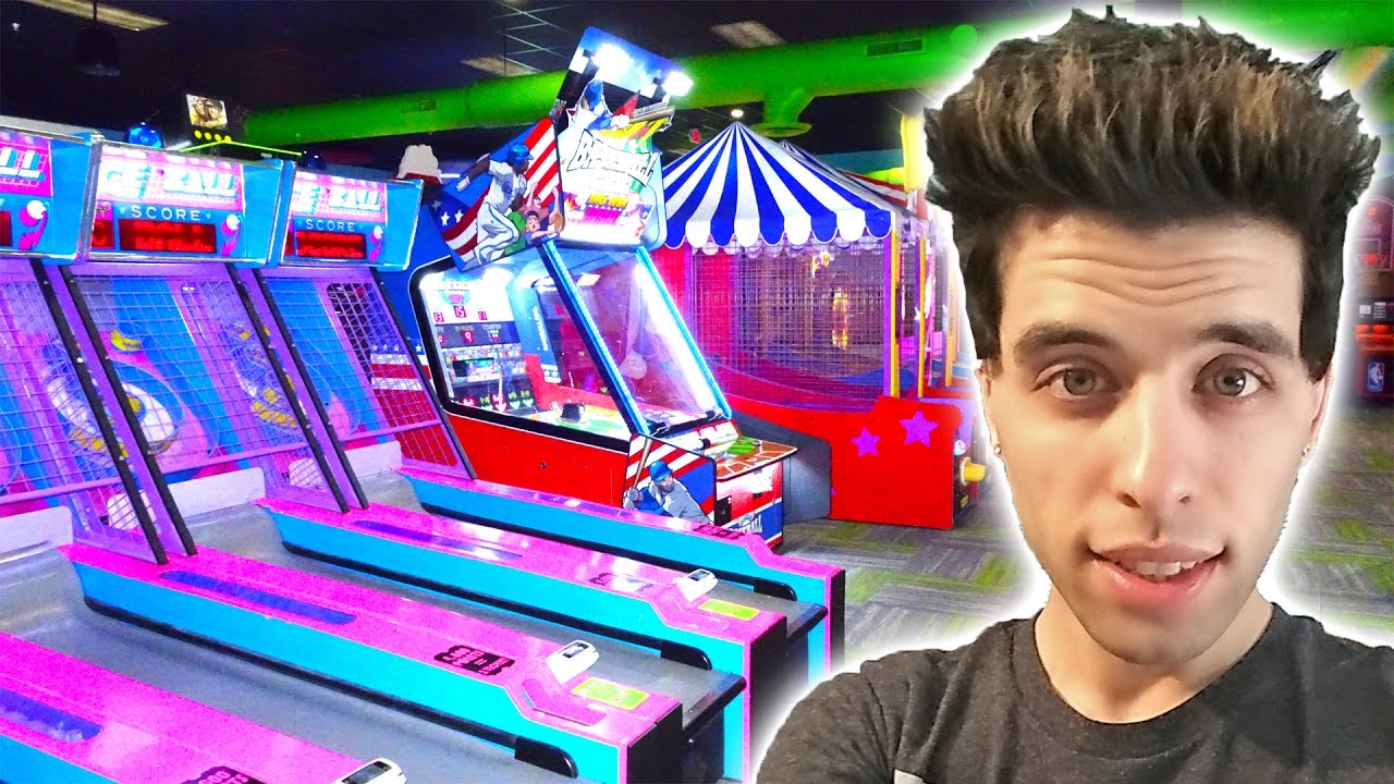 My New Favorite Arcade! Playing New Games Winning Arcade Tickets!