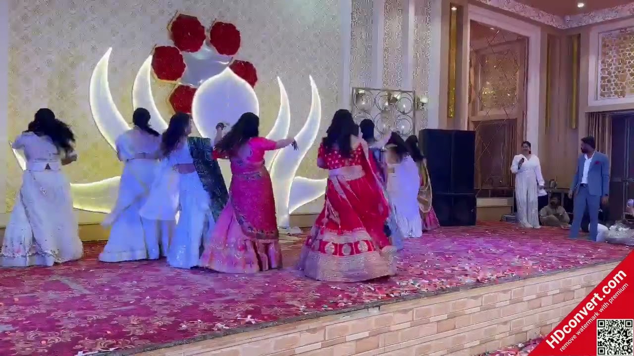 Bride Dance with Bridesmaids