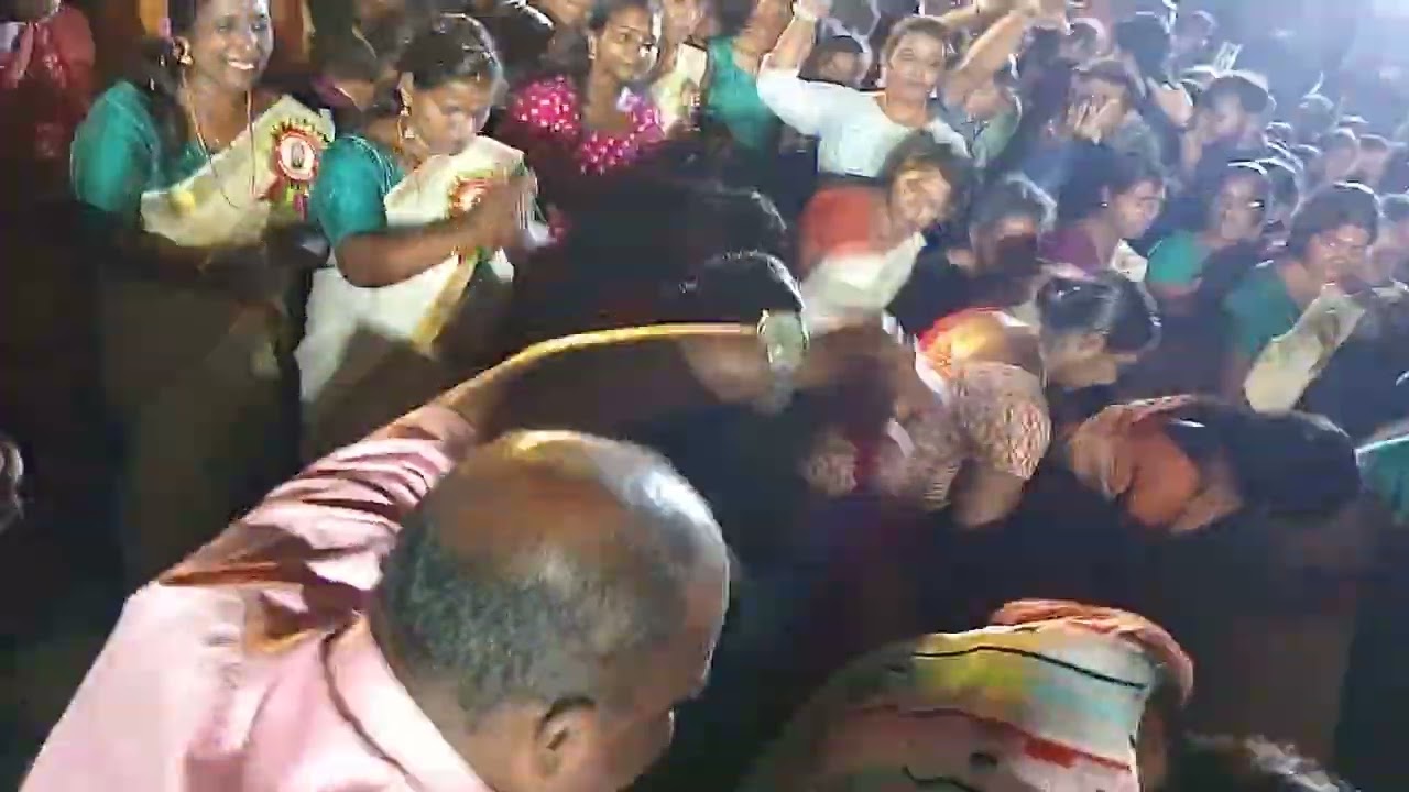 സുഭാഷ് കുണ്ടൂരിന്റെ തകർപ്പൻ ആലാപനം അതിമനോഹരമായ പെർഫോമൻസ് 🥰🥰🥰 പെരുംപടക്കൂട്ടം നാടൻ കലാസംഘം