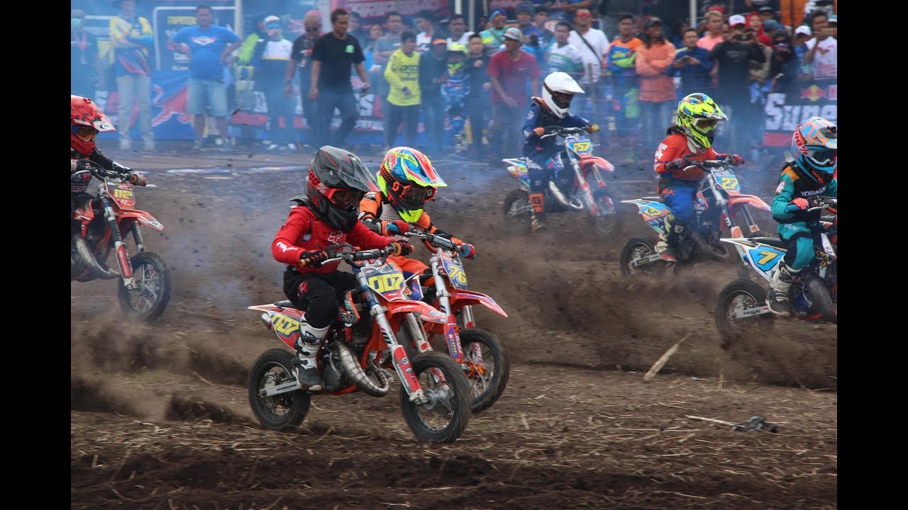 wow persaingan ketat para pembalap cilik kelas 50cc di DIENG