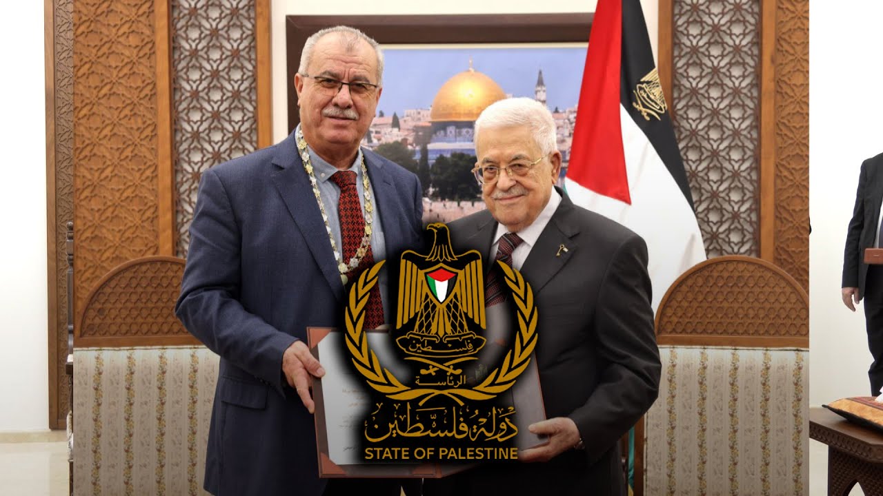 الرئيس عباس يمنح القائد الوطني الكبير محمد بركة قلادة الكنعانيين الكبرى