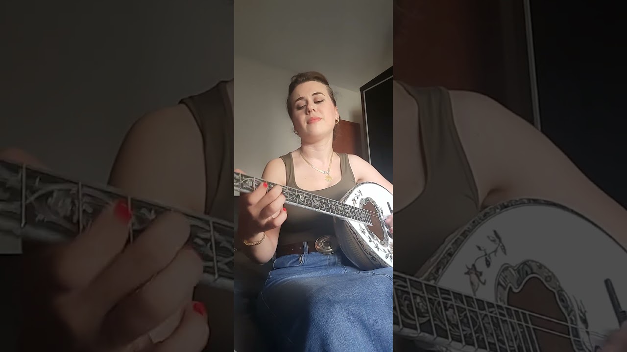 Selin Şekerer - Έξω φυσάει και βρέχει | Ekso fysaei kai vrexei