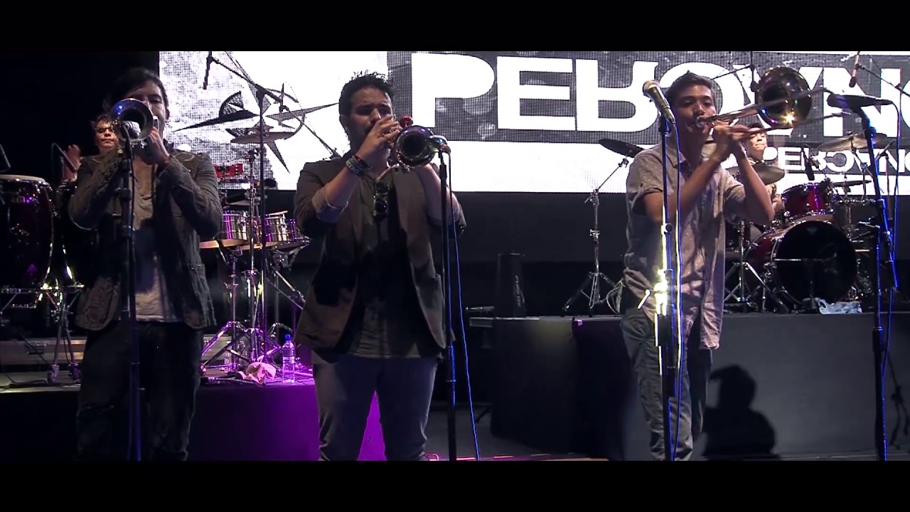 Percance - El Tiempo (En Vivo - DVD 10 A&ntilde;os Vivos)