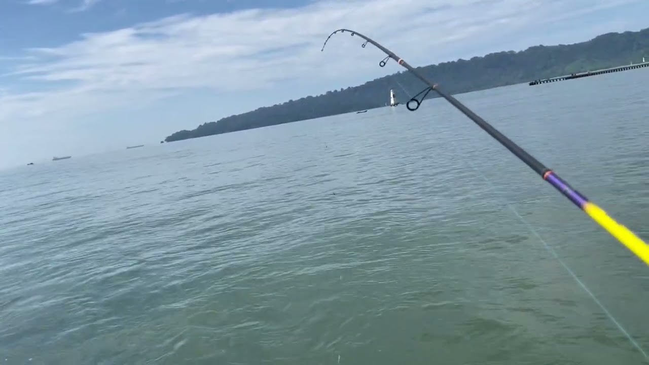 Coba mancing casting pake sabiki di pantai teluk penyu cilacap