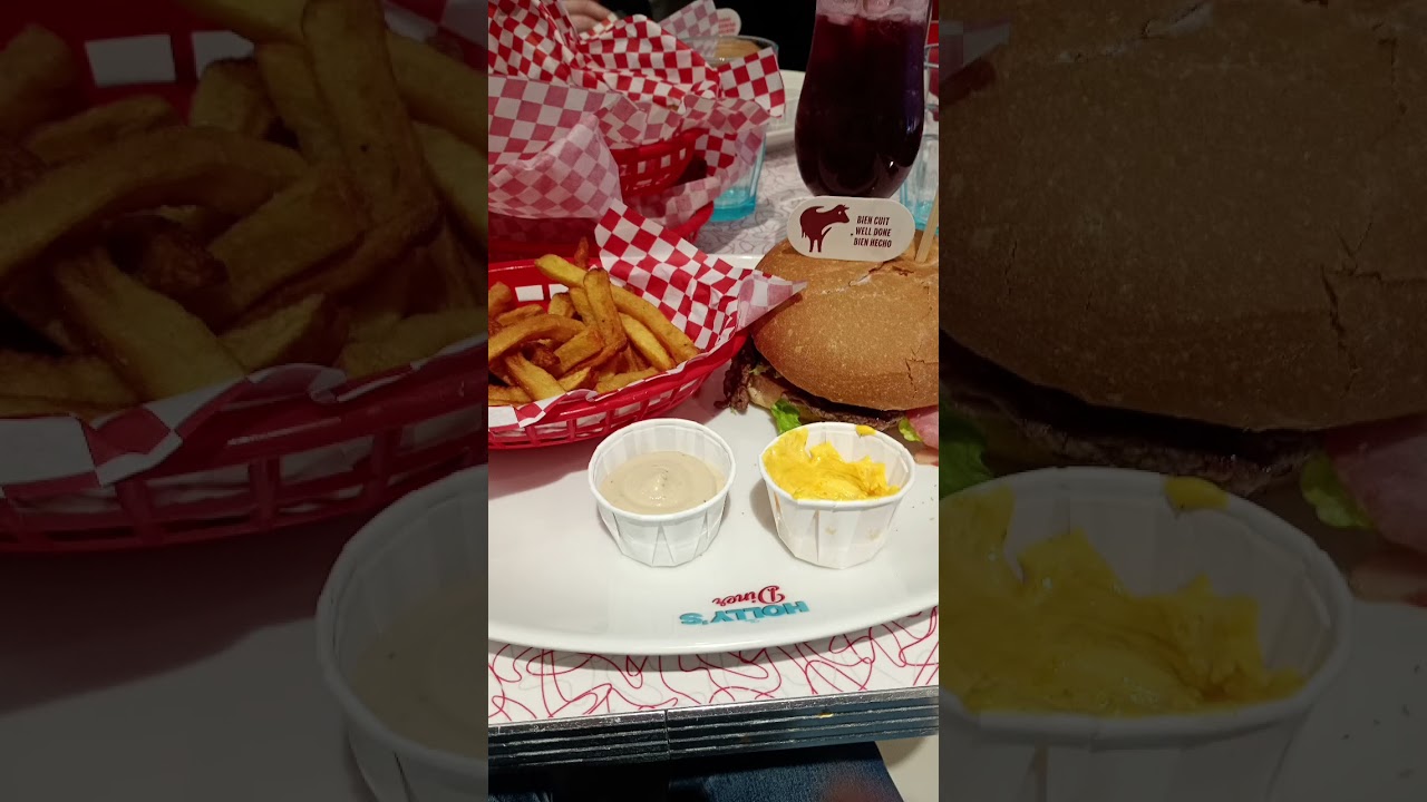 Holly's diner #repas #tropbon #famille #holly'sdiner
