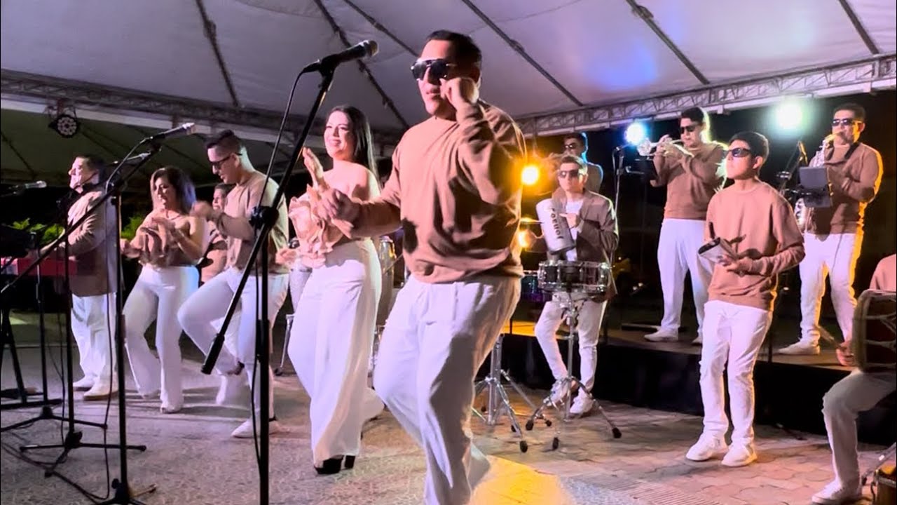 MIX CUMBIAS-ORQUESTA TAUROJR