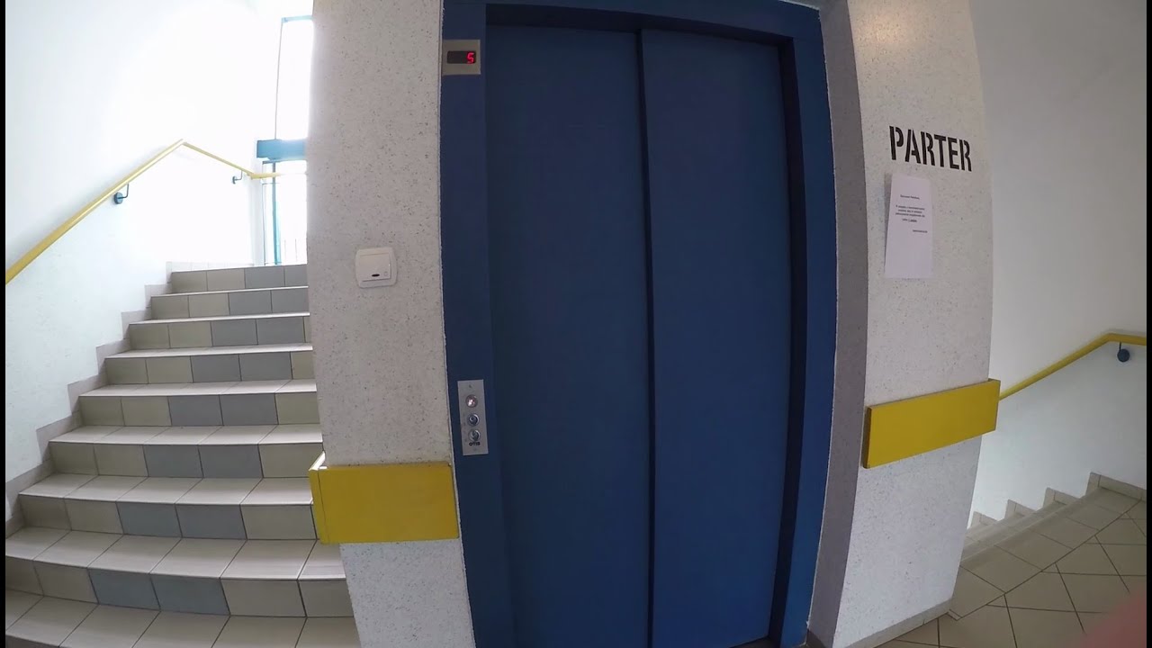 Elevator OTIS Traction @ os. Batorego 58B, Poznan, Poland