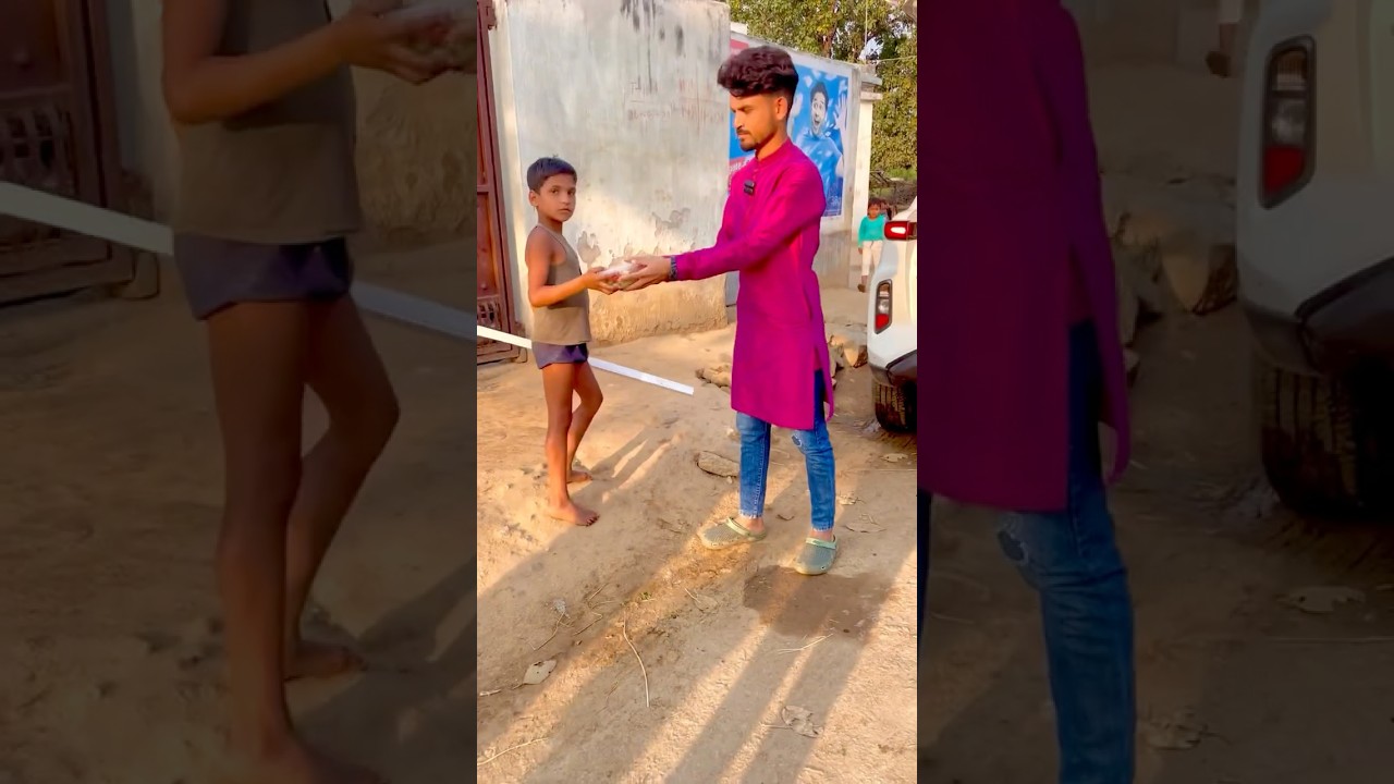🤲 Ramzan Mein Khushiyan Baantte Hue &ndash; Iftaari Distribution😊