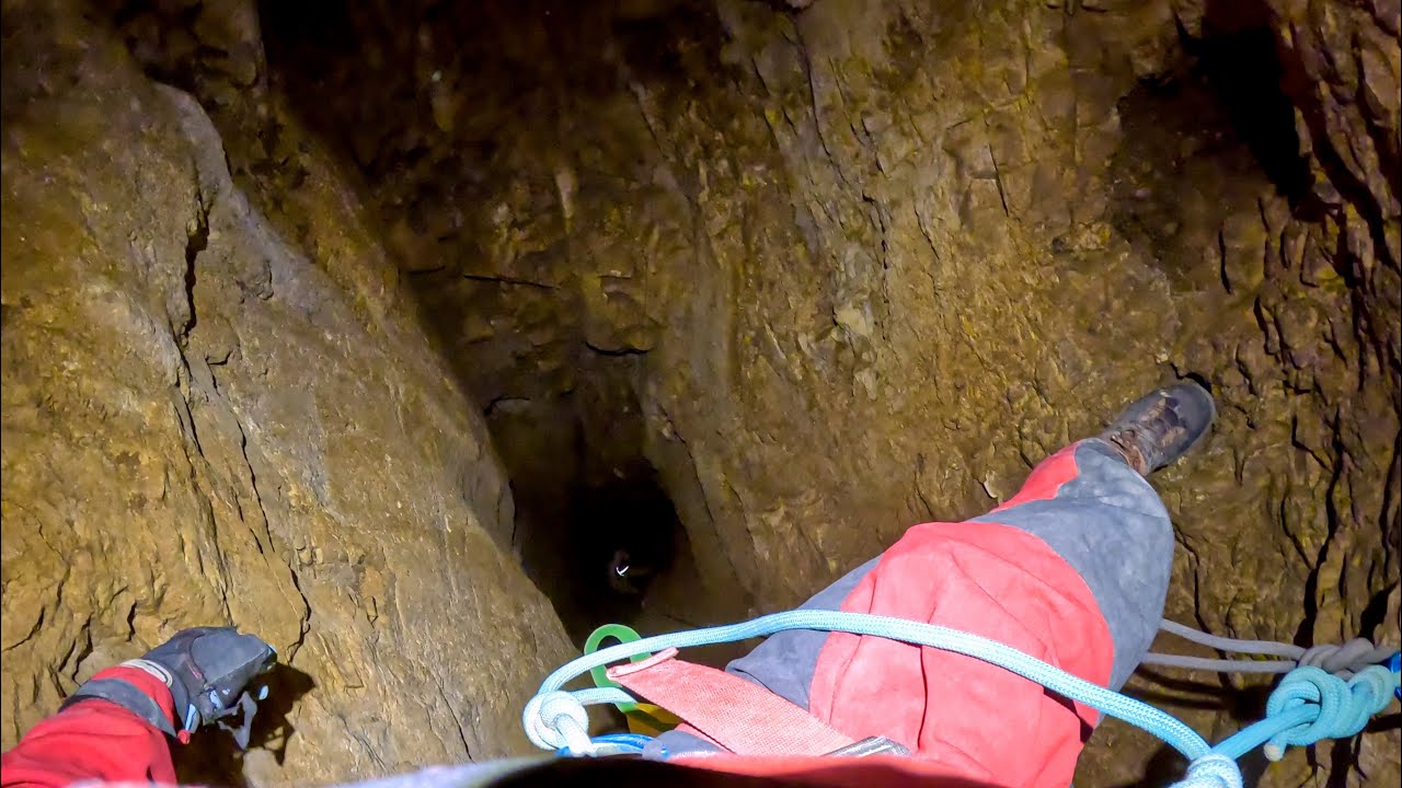 Grotta di Monte Cucco, traversata dal pozzo del nibbio alla sala Margherita 