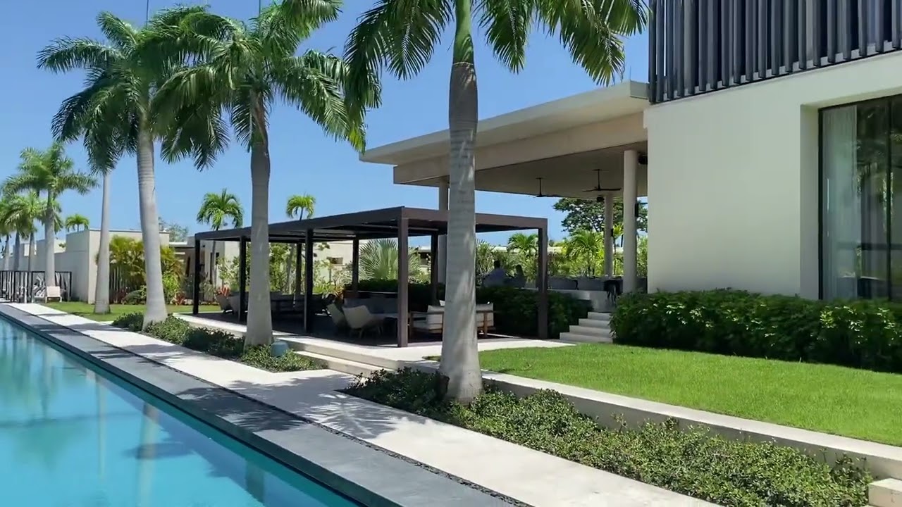 Silversands, Beachside Infinity Pool