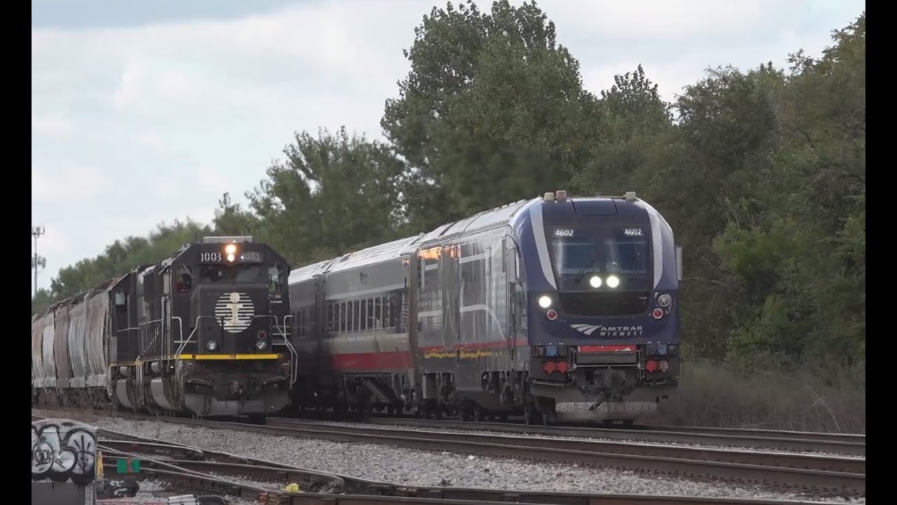 IC 1003 Leads L536 At Rockwell Avenue, Chicago, IL. 9-25-25