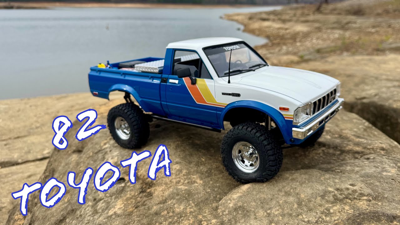 RC4WD 82 Toyota TF2 fun run! Wheelin and Chillin Wednesday!