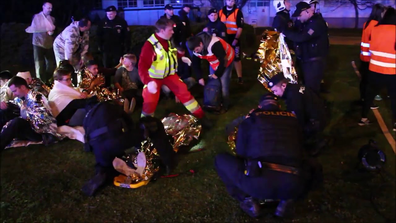 CVIČENÍ NA ROCKOVÉM KONCERTU V BRNĚ