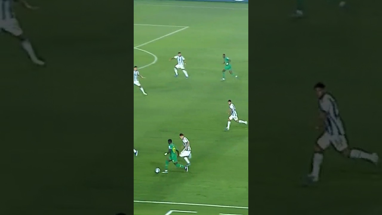 Amara Diouf, la nouvelle p&eacute;pite du S&eacute;n&eacute;gal. Le futur rempla&ccedil;ant de Sadio Man&eacute;. Quel talent !