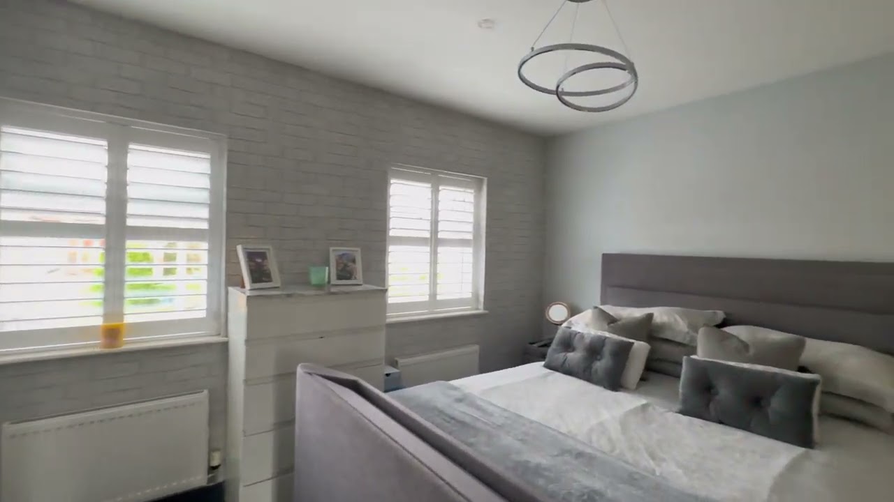 Crowswood Drive, Stalybridge - Virtual Tour