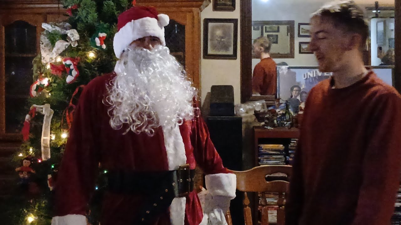 Holiday vlog pt.2 Thanksgiving/ christmas, Making spinich Dip, Santa comes early! 2025