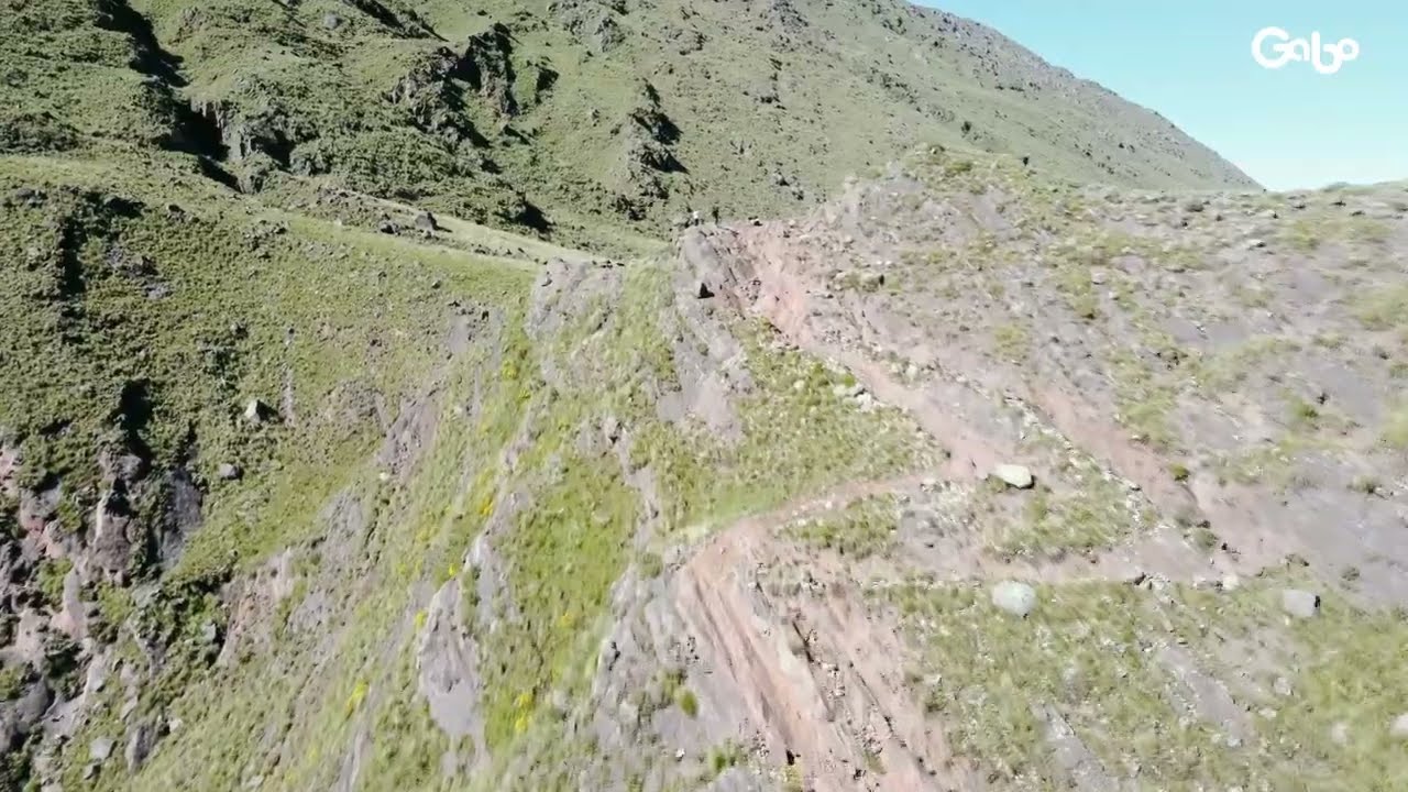 CAMINO A LAS VALLAS - POZO DE PIEDRA