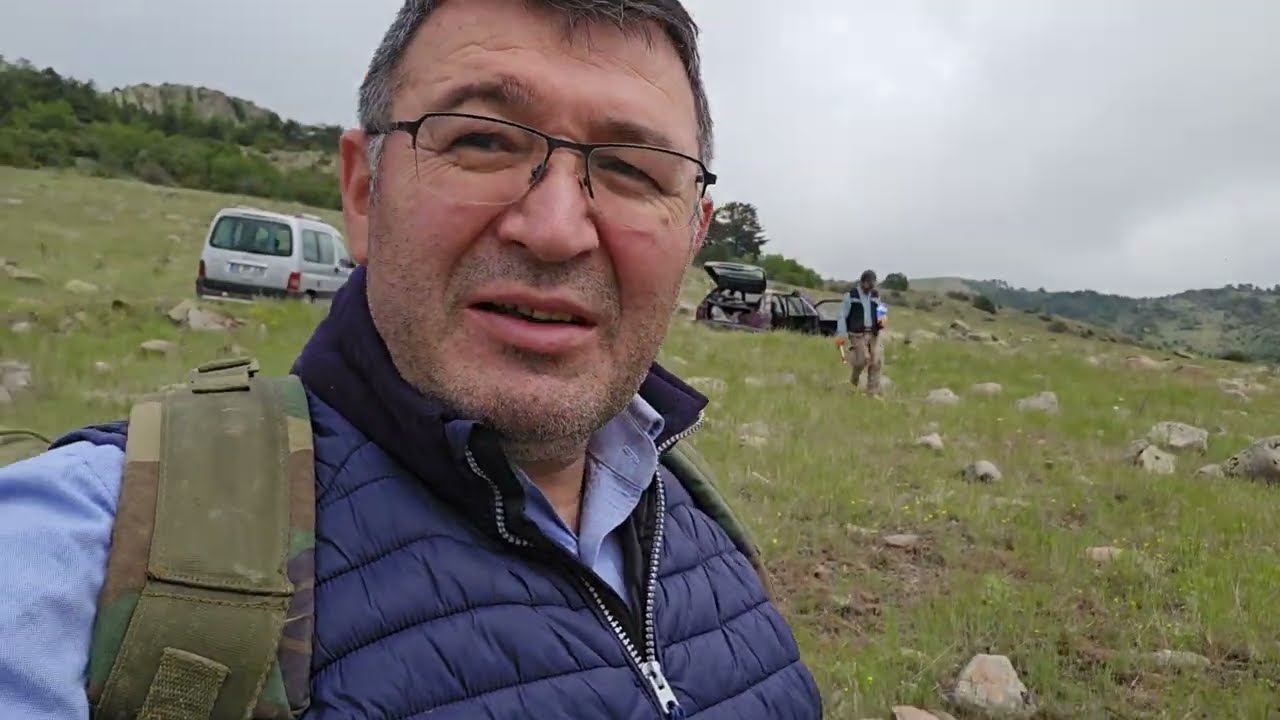 DAĞLARDA AKİK AGAT TAŞI TOPLUYORUZ. ARKADAŞLARLA GÜZEL BİR GÜNDÜ