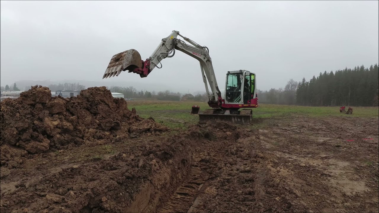 Takeuchi TB 290-2 - odkopávání starého plynovodu