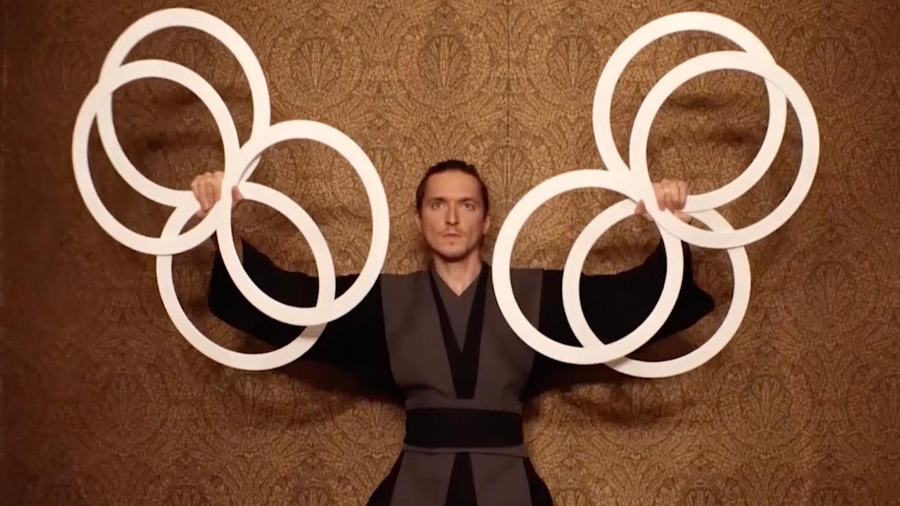 Mesmerising Floating Ring Tricks Create Magical Illusion