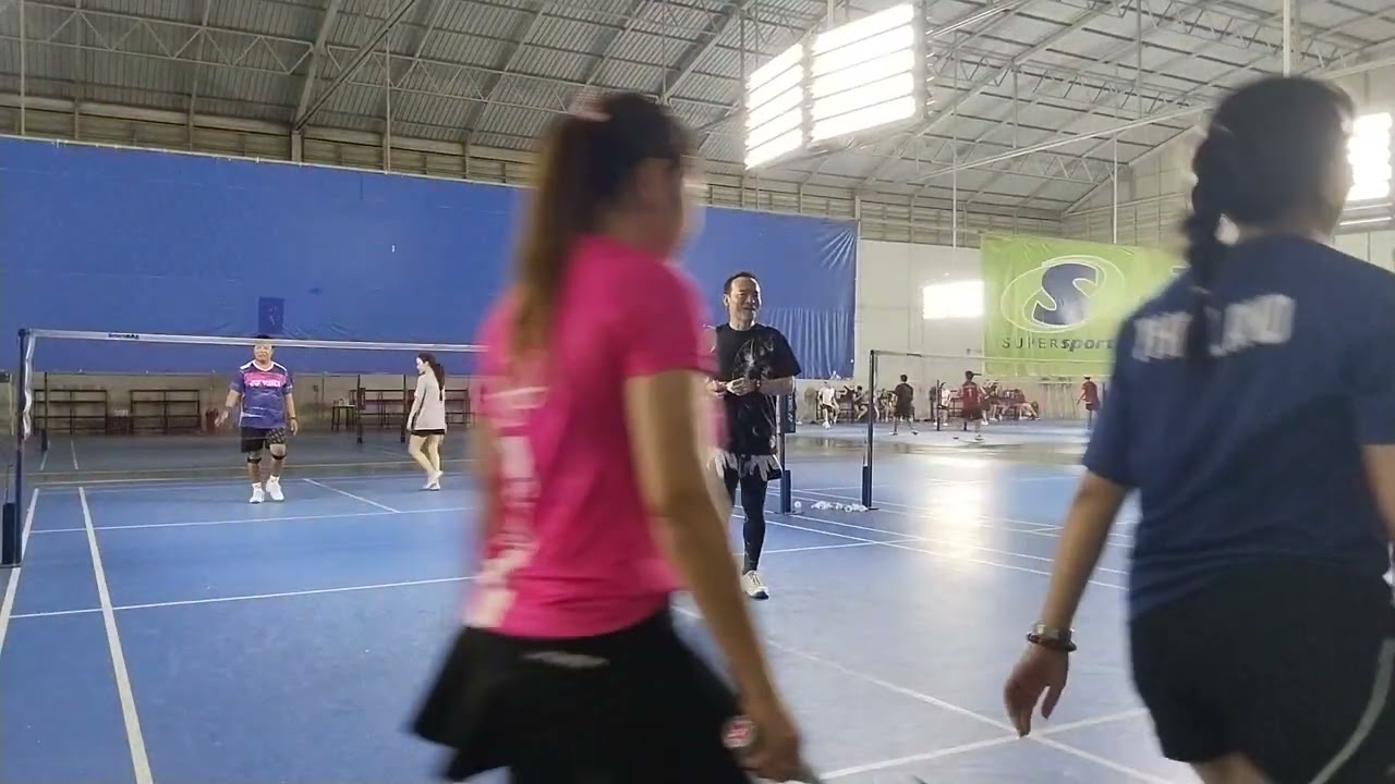 เชษ + พี่กาน // ต๊ะ + แพท #badminton #กุ๊งกิ๊งชวนตีแบด #bad 
