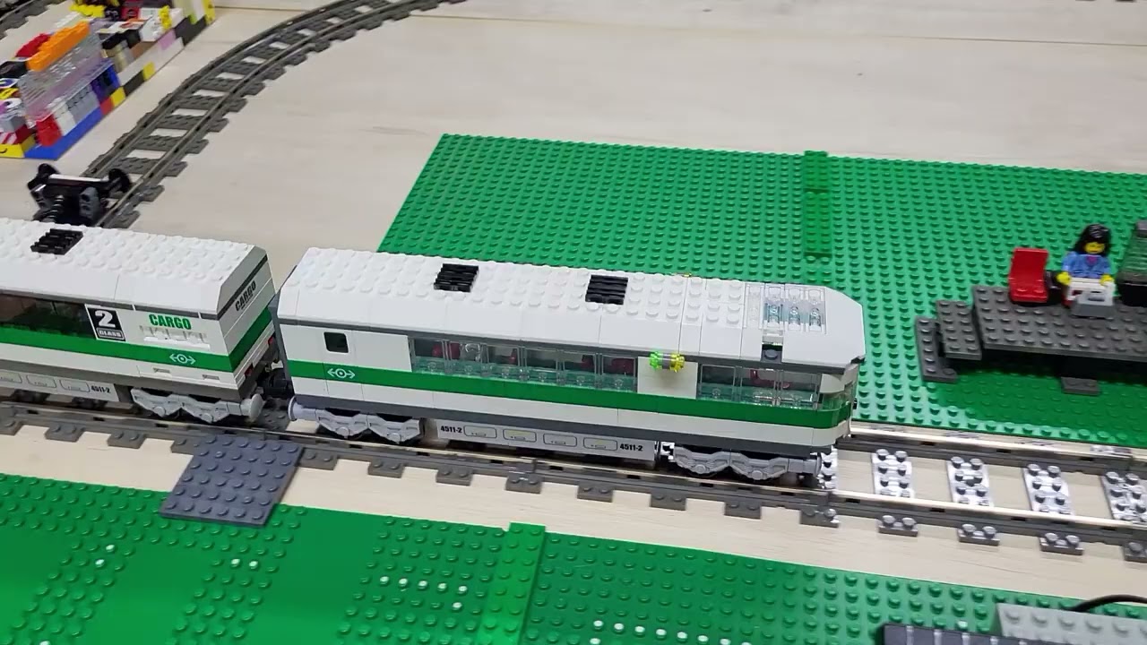 Geezer's 9v Lego Trains - 4 Trains 1 Track 2 Sheets Plywood