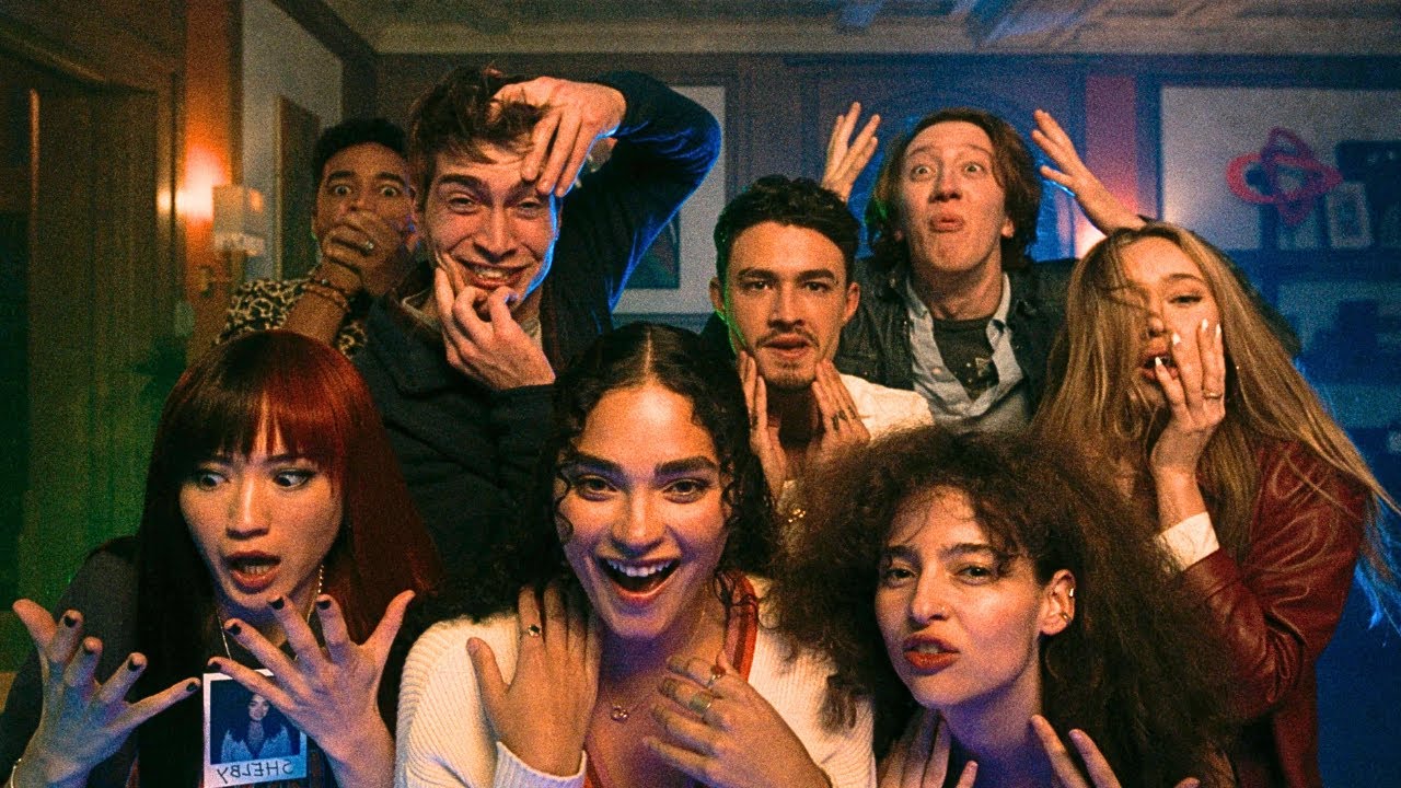 Friends Play Mysterious Game, Unaware They Will All Swap Bodies With No Return