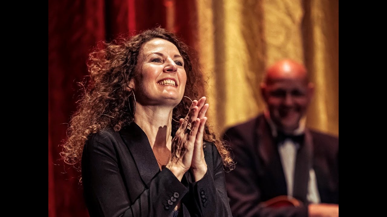 New York 2nd Hip - Thilo Wolf Big Band feat. Béatrice Kahl (on jazz piano)