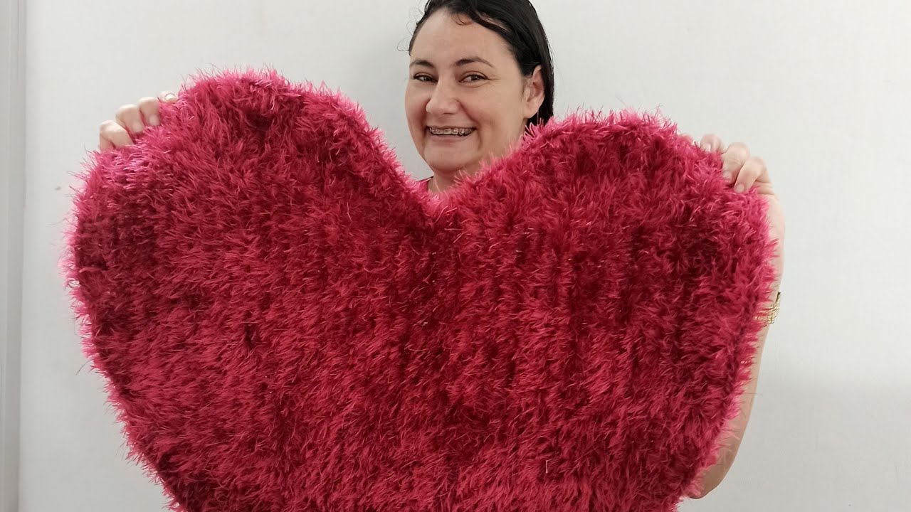 Tapete coração ,o mais fácil de fazer ,com fio peludinho
