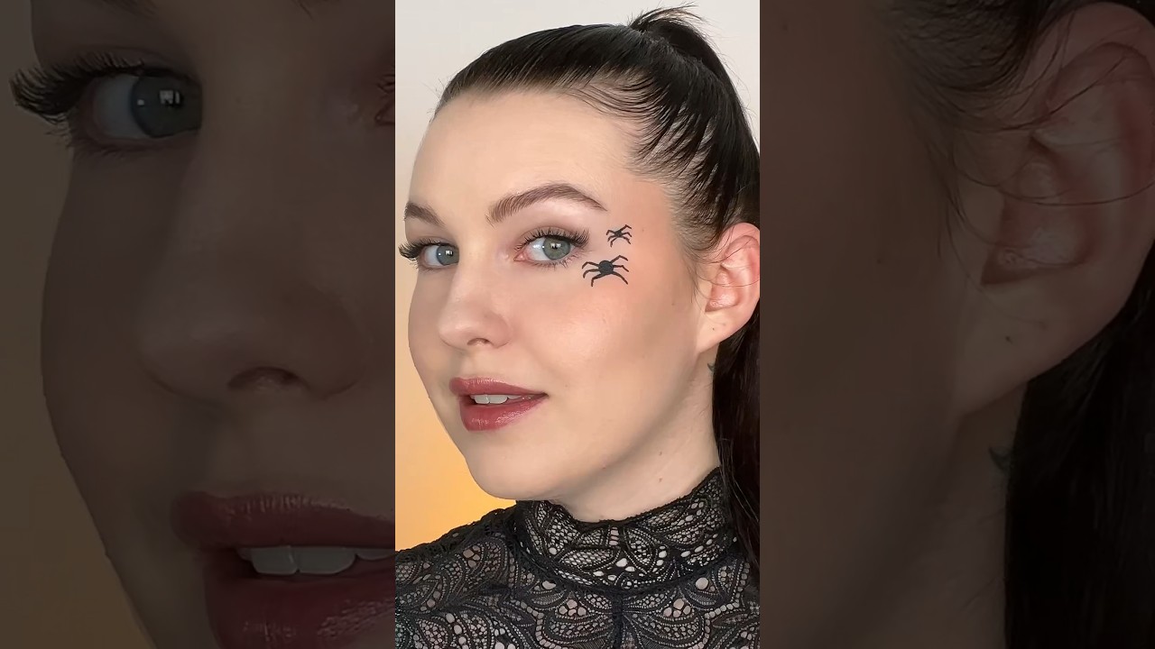 How to draw tiny eyeliner spiders 🕷️ #graphiceyeliner #makeuphacks #easyhalloweenmakeup