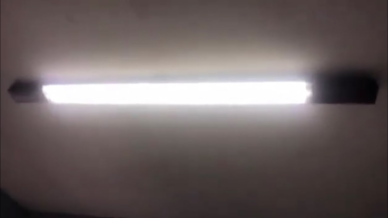 Como trocar lâmpada florescente de led