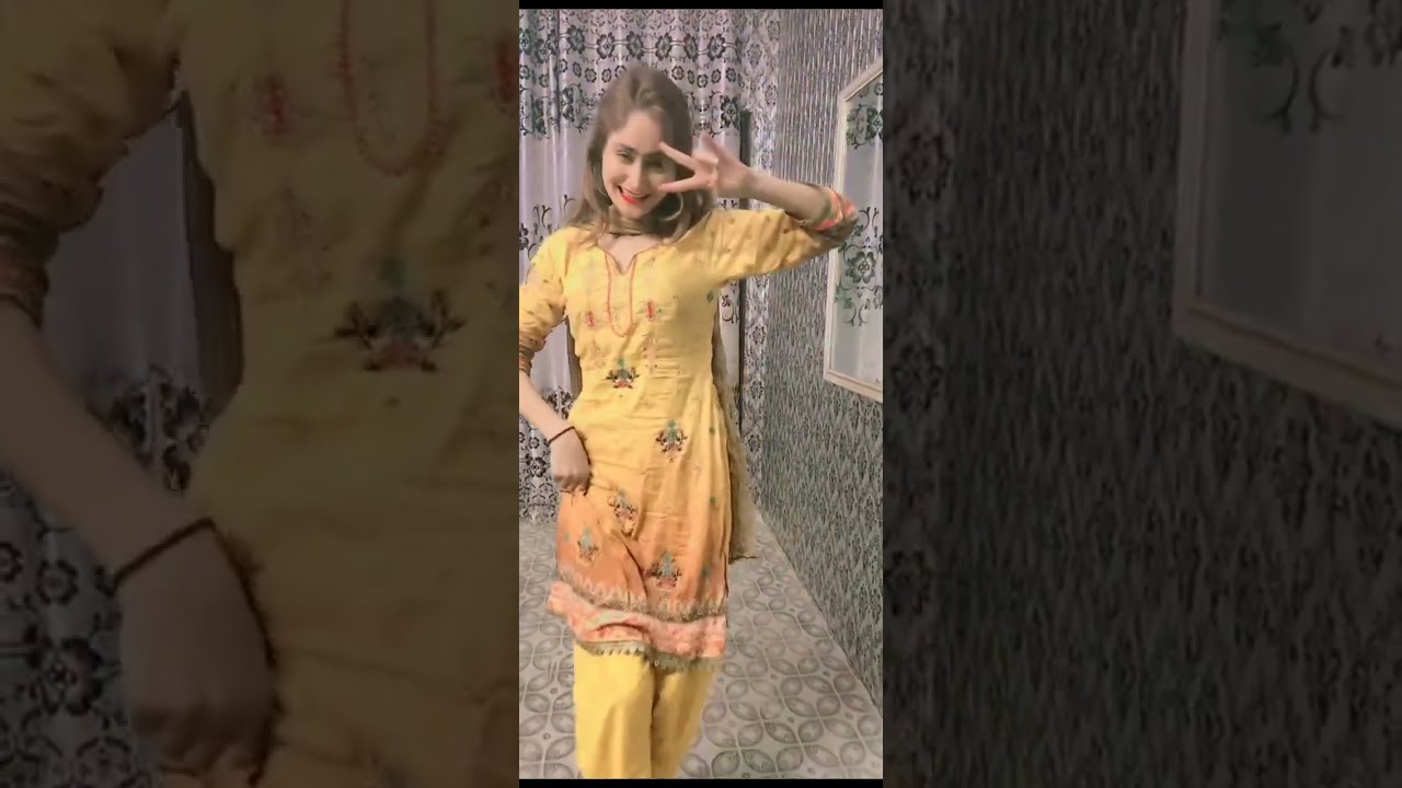Pakistani Girl Dance at Home || Home dance party chilling in Lahore